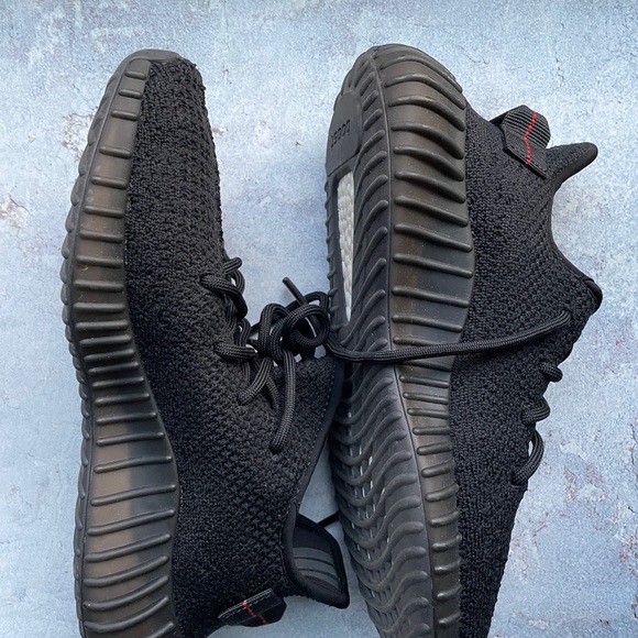 Yeezy Boost 350 V2 'Bred' - Picture 2 of 9